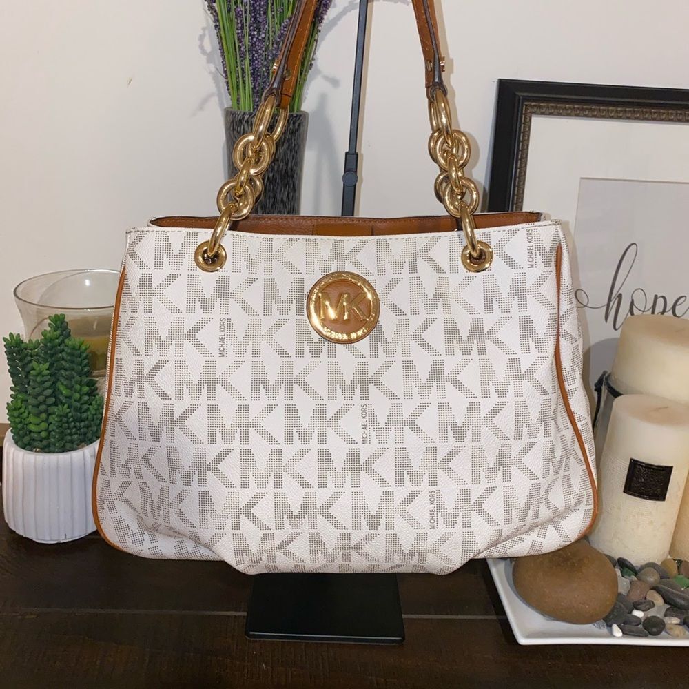 Michael Kors Signature MK Vanilla Acorn Fulton Chain Leather Tote - Picture 2 of 15